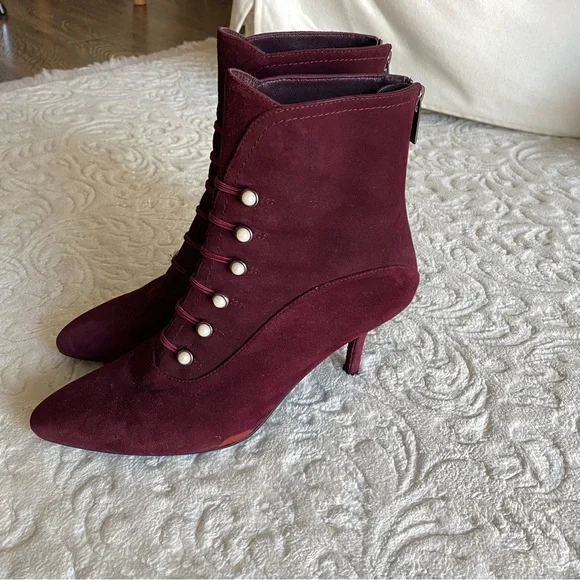 Stuart Weitzman Kitten Heel Suede Boot - Picture 4 of 8
